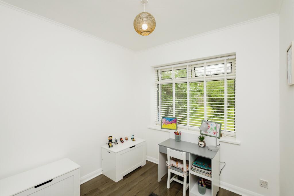 3 bedroom semidetached bungalow for sale in Hawks Road, Hailsham, BN27