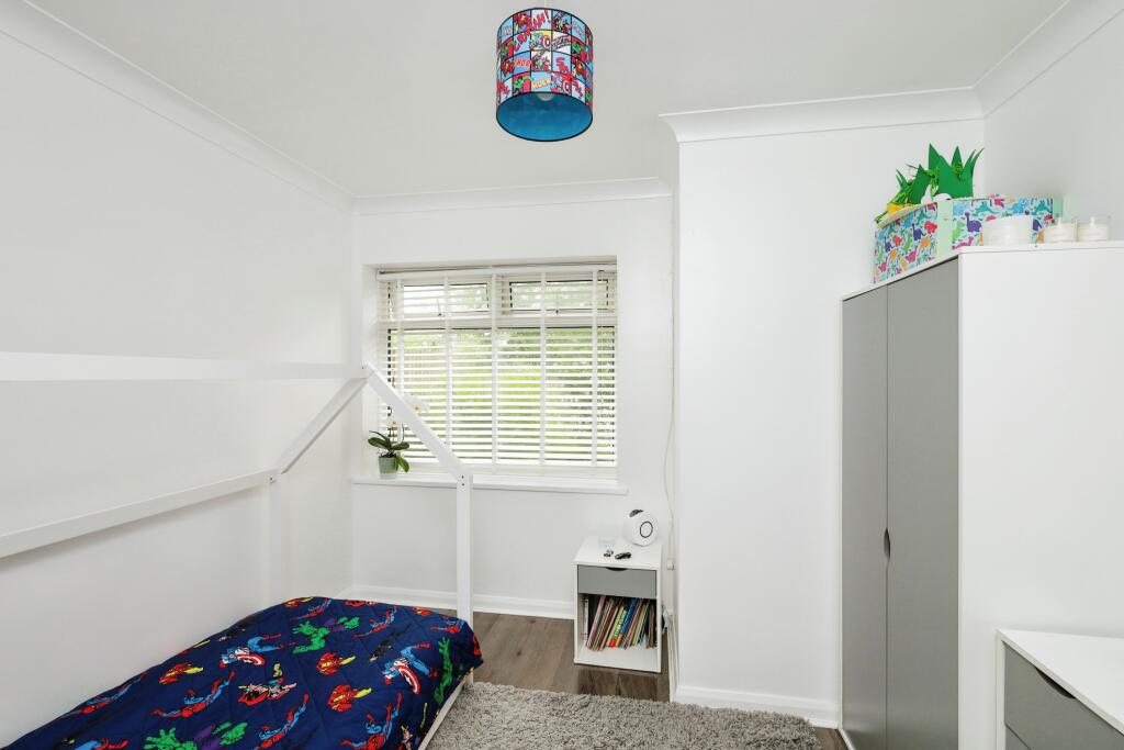 3 bedroom semidetached bungalow for sale in Hawks Road, Hailsham, BN27