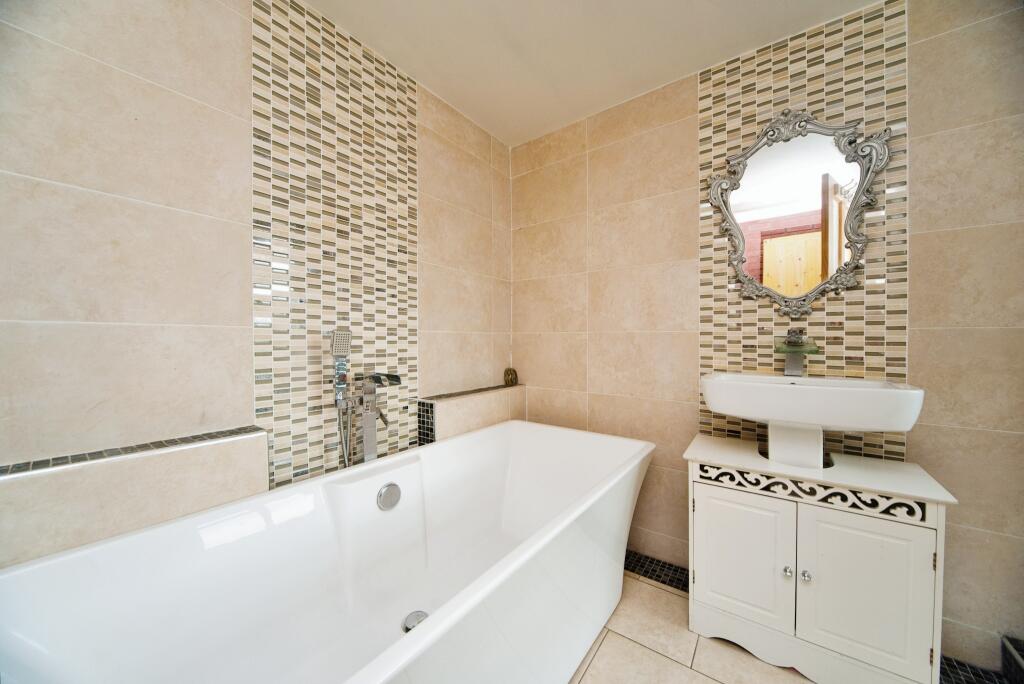 Additional property image - Lower Dicker, Hailsham, BN27
