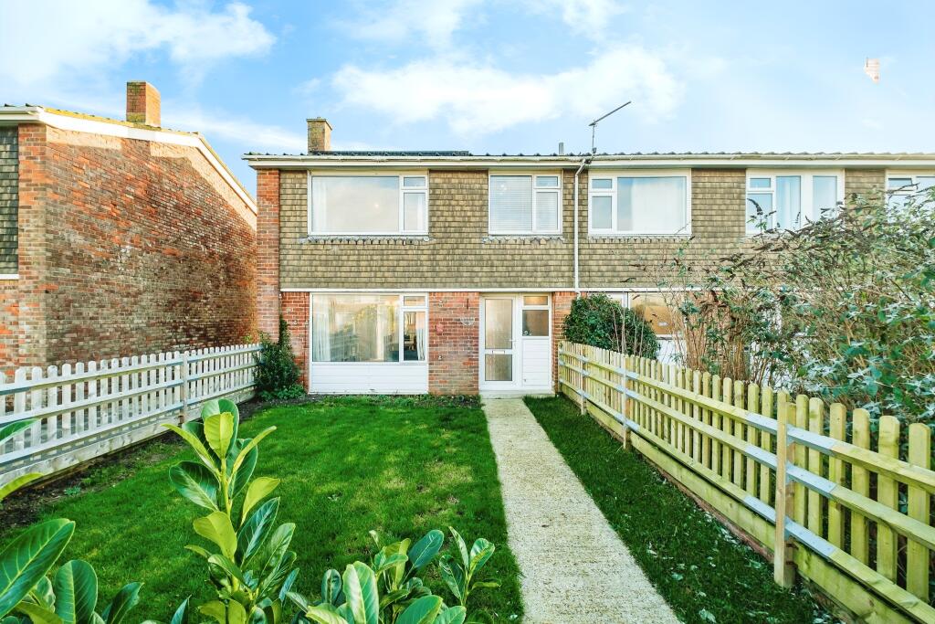 3 bedroom end of terrace house for sale in Norfolk Gardens