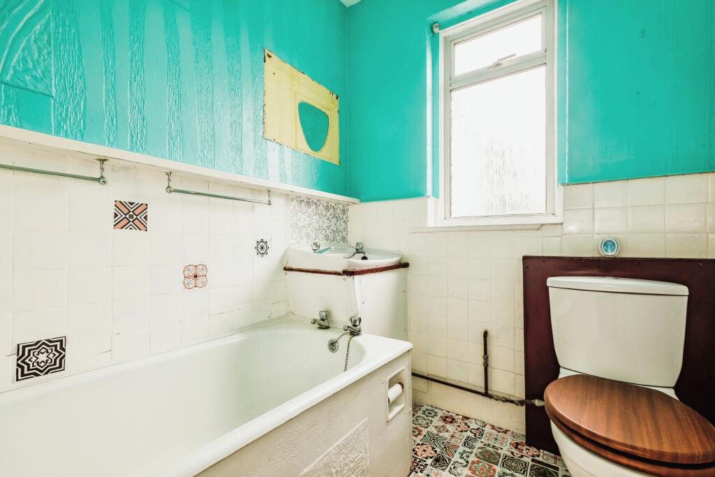 Additional property image - Colvill Avenue, Shoreham-by-sea, BN43