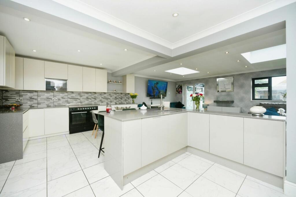 Additional property image - Capel Avenue, Peacehaven, BN10