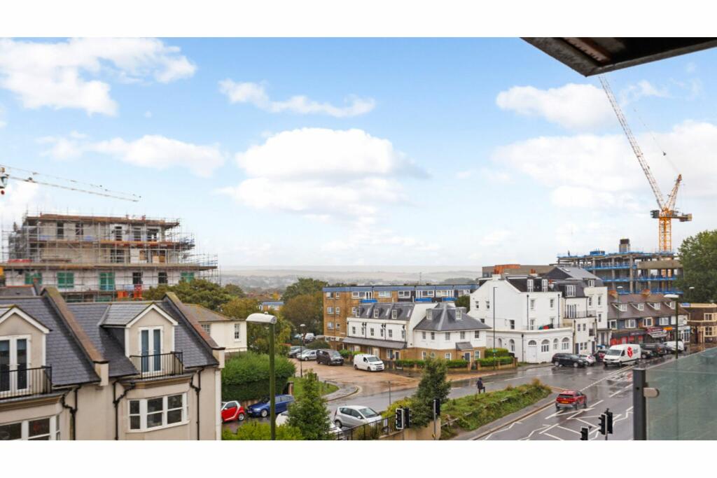 Additional property image - 83 Brighton Road, Shoreham-by-Sea, BN43