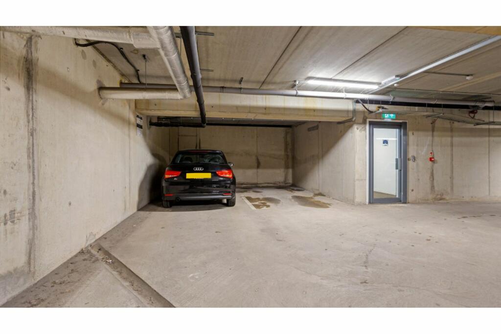 Additional property image - 83 Brighton Road, Shoreham-by-Sea, BN43