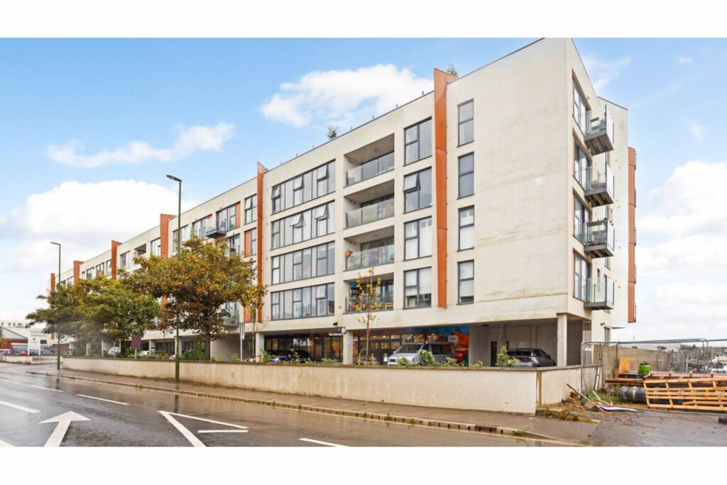 Additional property image - 83 Brighton Road, Shoreham-by-Sea, BN43