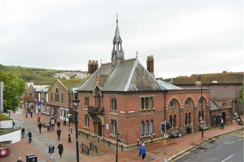 Additional property image - Eastgate Street, Lewes, BN7
