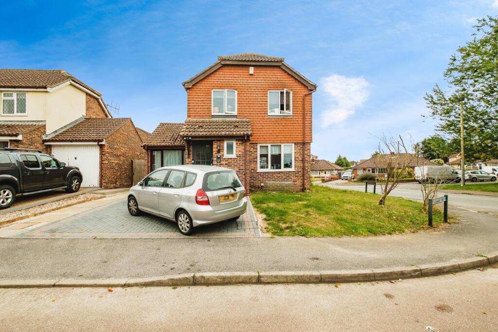 Main image of property: Granary Way, Littlehampton, BN17