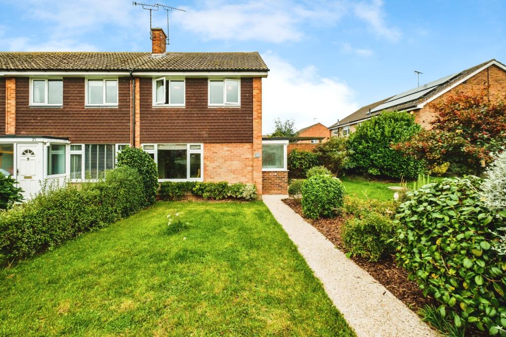 3 bedroom end of terrace house