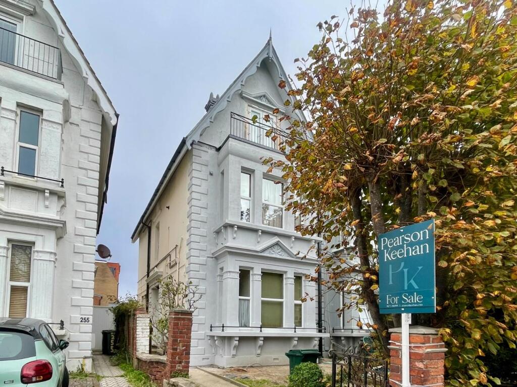 3 bedroom maisonette