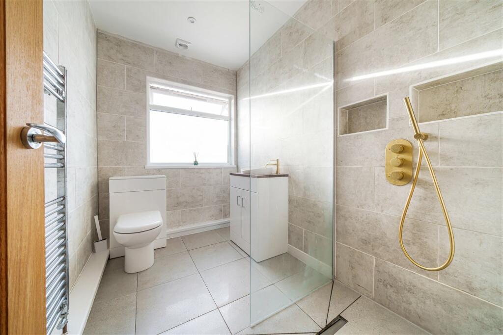 3 bedroom detached bungalow for sale in The Glen, Minster On Sea