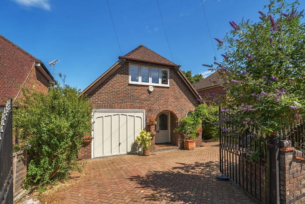 Main image of property: Spacious home with gated drive, 100ft garden, modern bathrooms, and great schools - Edwin Road