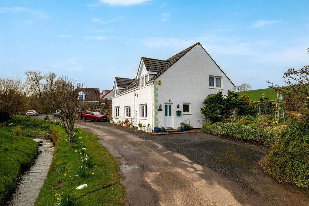 5 bedroom detached house for sale in St. Abbs Road, Coldingham