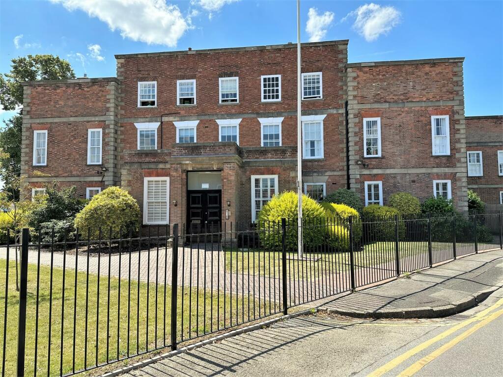 2 bedroom apartment for sale in Place, Balderton Gate, Newark, NG24