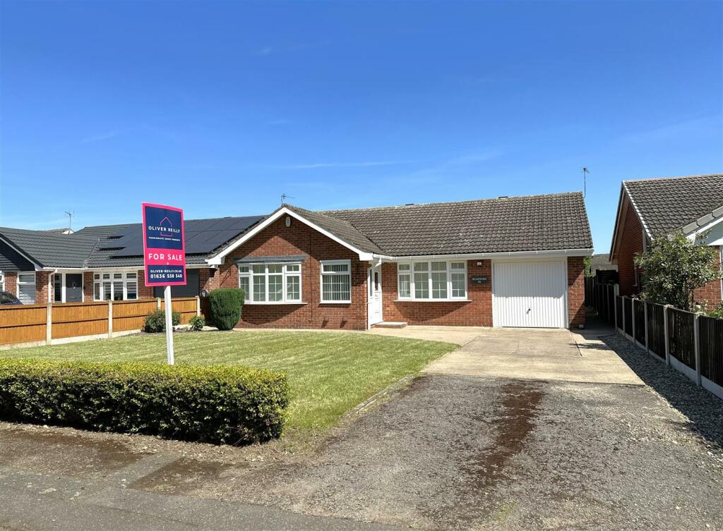 3 bedroom detached bungalow for sale in Meadowside, Hargon Lane