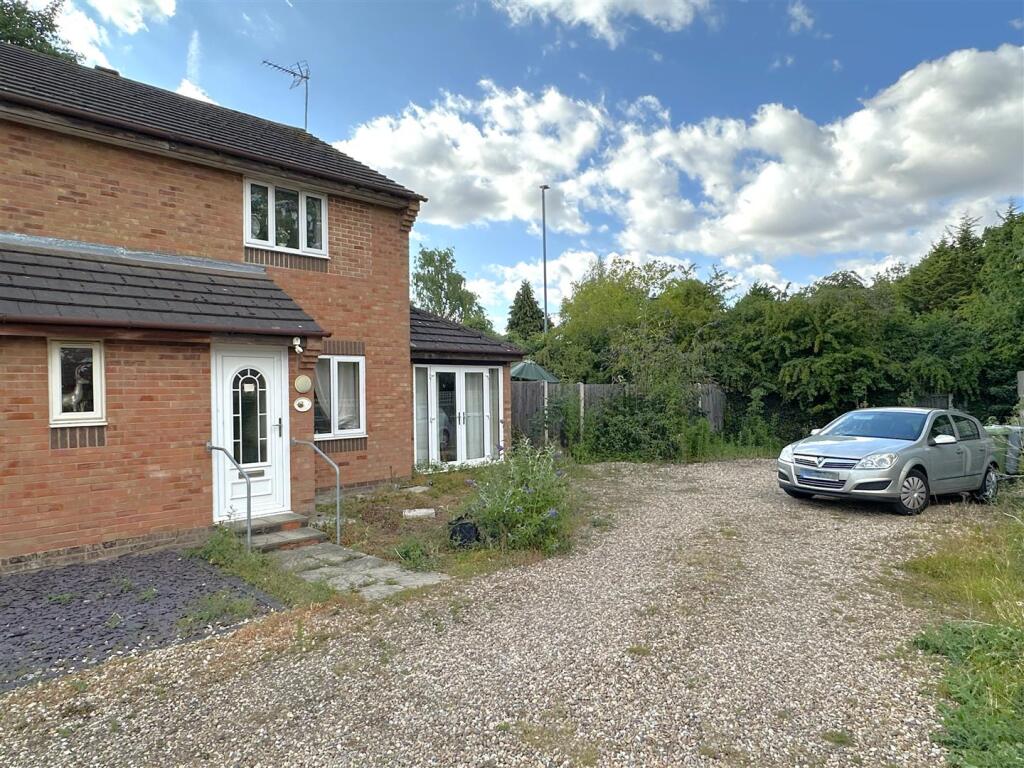 Main image of property: Hounsfield Close, Newark