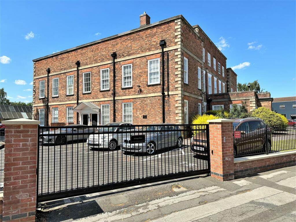 1 bedroom apartment for sale in Place, Balderton Gate, Newark, NG24