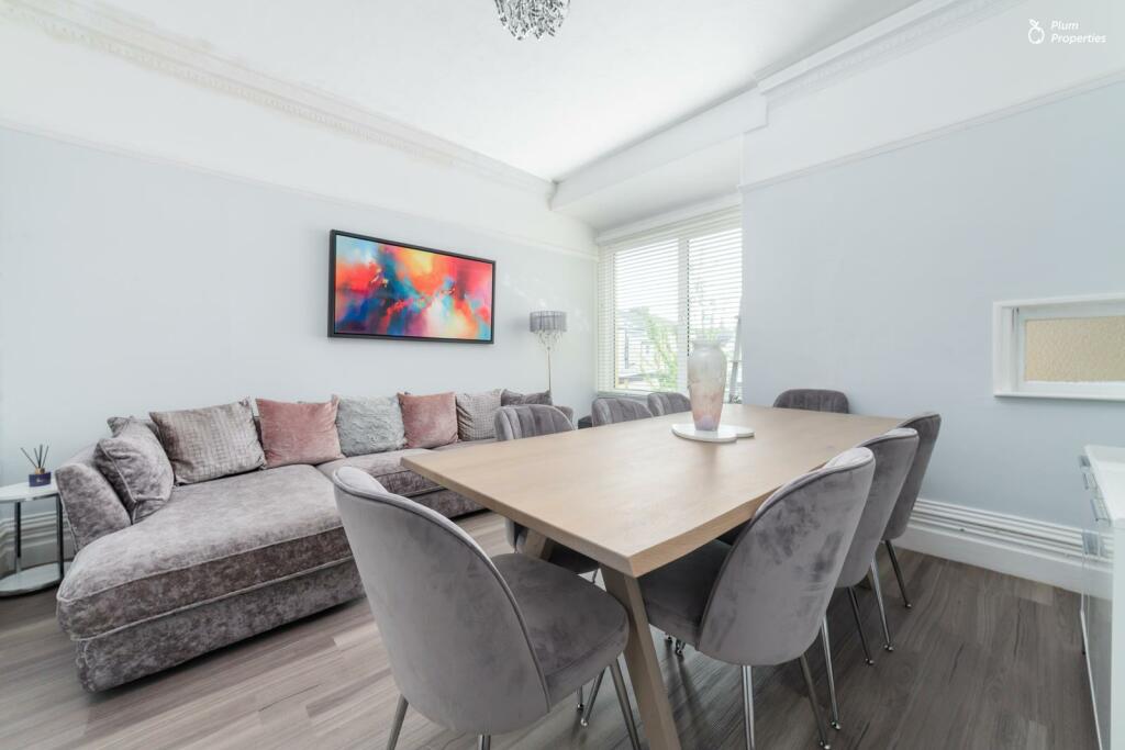 4 bedroom flat for sale in Falkland Drive, Onchan, Isle Of Man, IM3