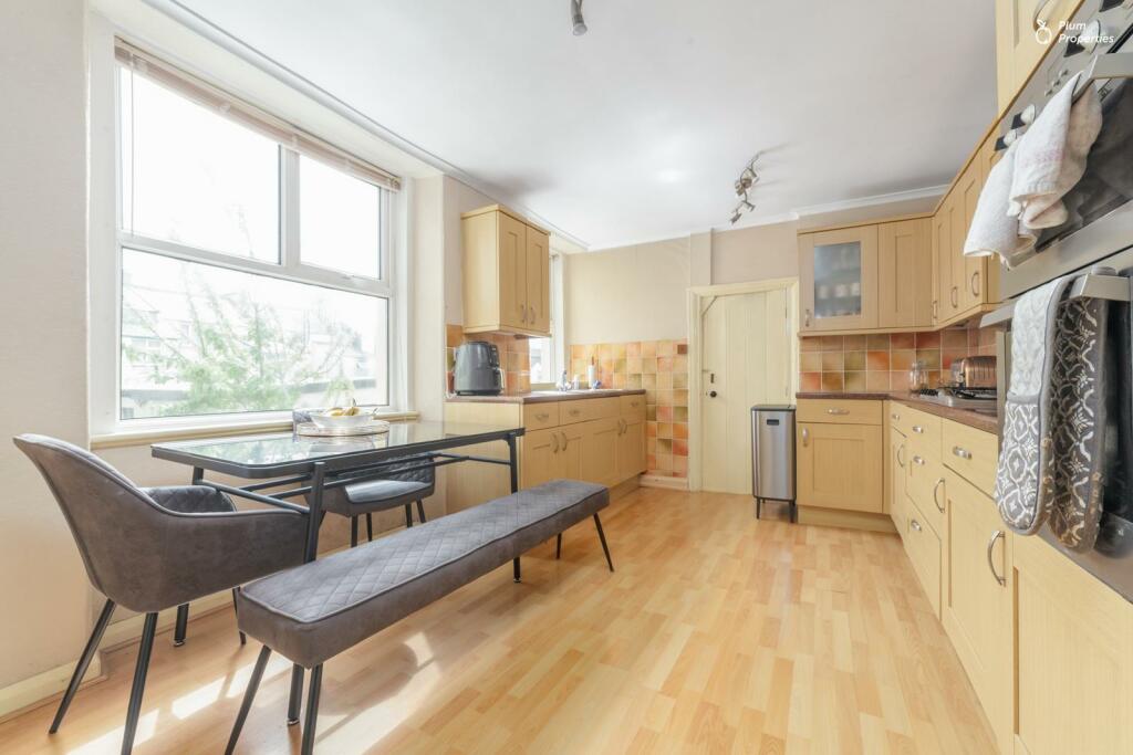 4 bedroom flat for sale in Falkland Drive, Onchan, Isle Of Man, IM3