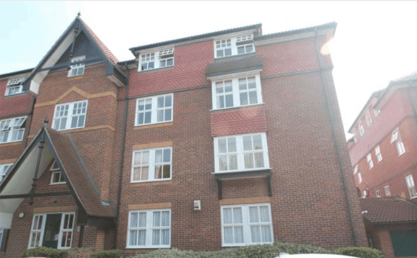 2 bedroom flat for rent in Bow Arrow Lane, Dartford, DA2 6RB, DA2