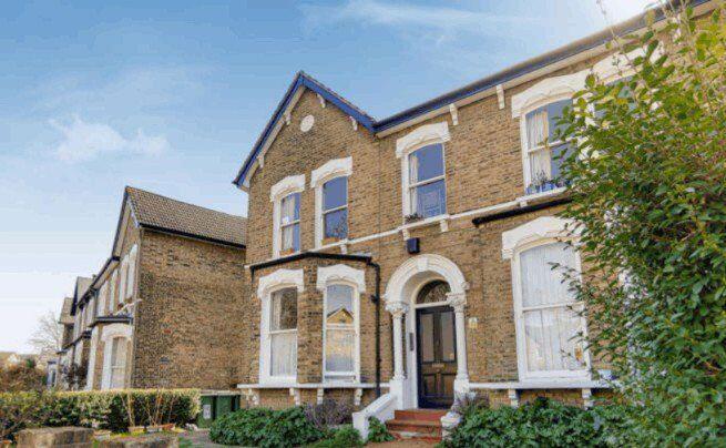 Main image of property: Crescent Way, SE4 1QL