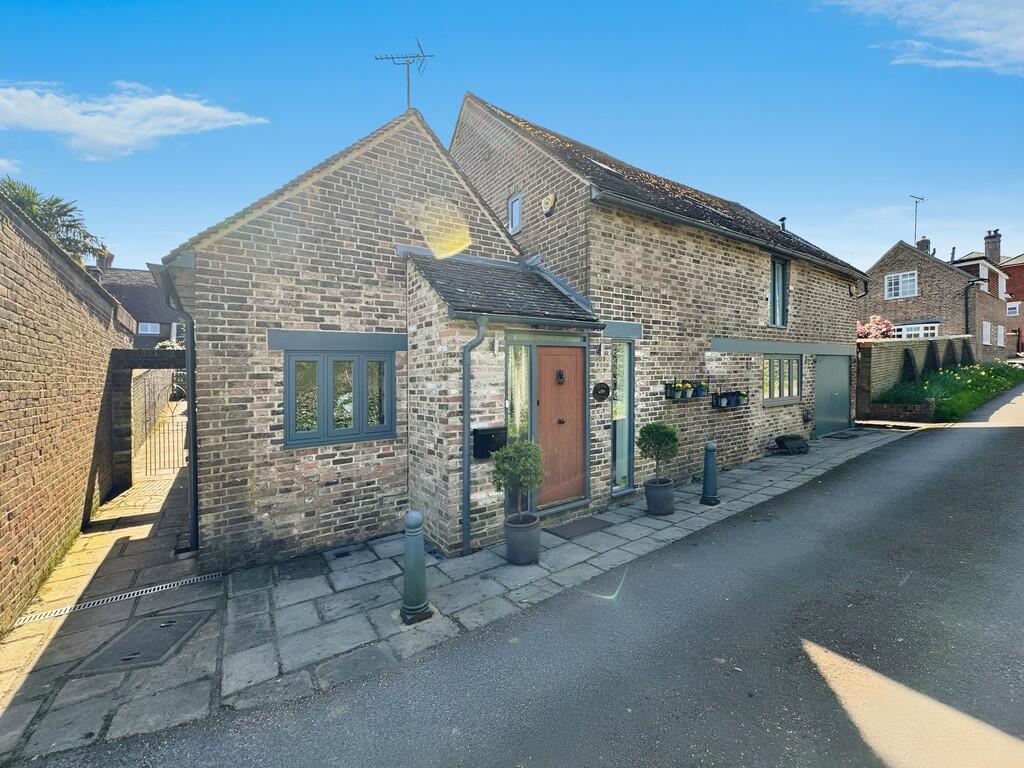 Main image of property: The Green, Newick