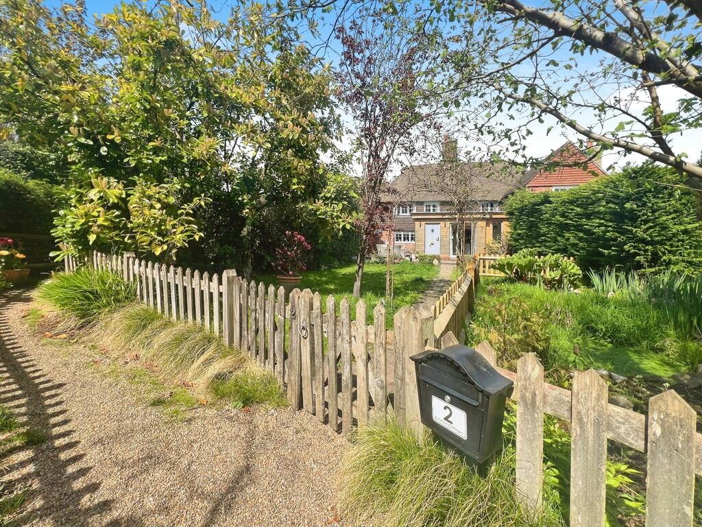 Main image of property: The Green, Newick