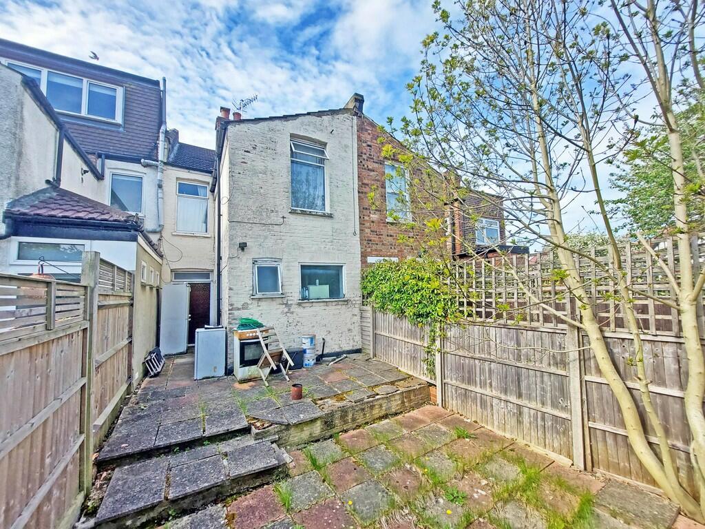 3 bedroom terraced house for sale in Butler Road, Harrow, HA1