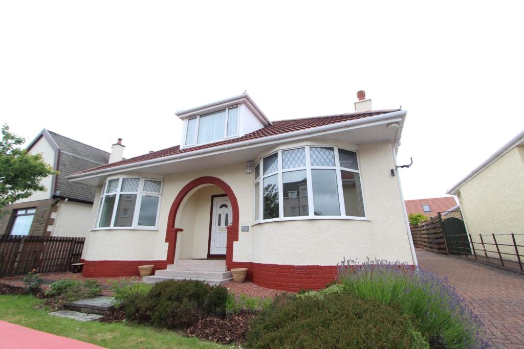 7 bedroom detached house for sale in Brisbane Street, Largs, KA30