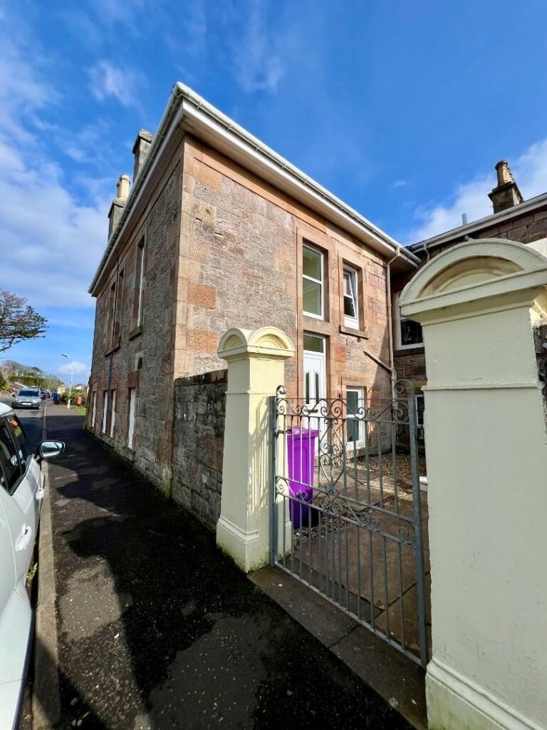 2 bedroom flat for sale in Bute Terrace, Millport, Isle Of Cumbrae, KA28