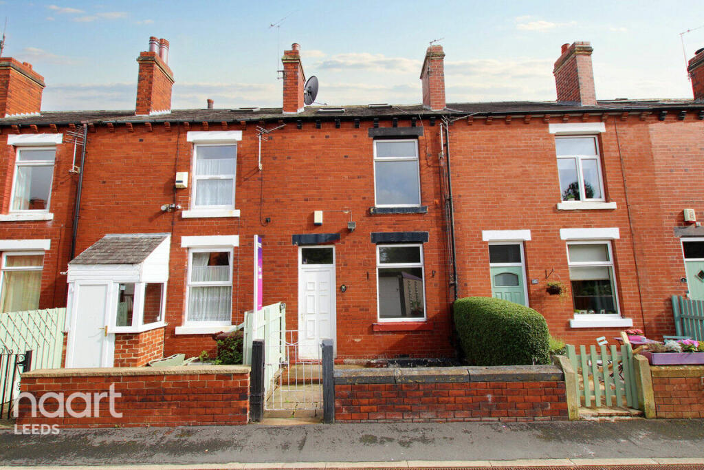 3 bedroom terraced house for sale in Bernard Street, Woodlesford, LS26