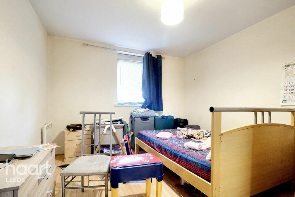 2 bedroom flat for sale in Elmwood Lane, LEEDS, LS2