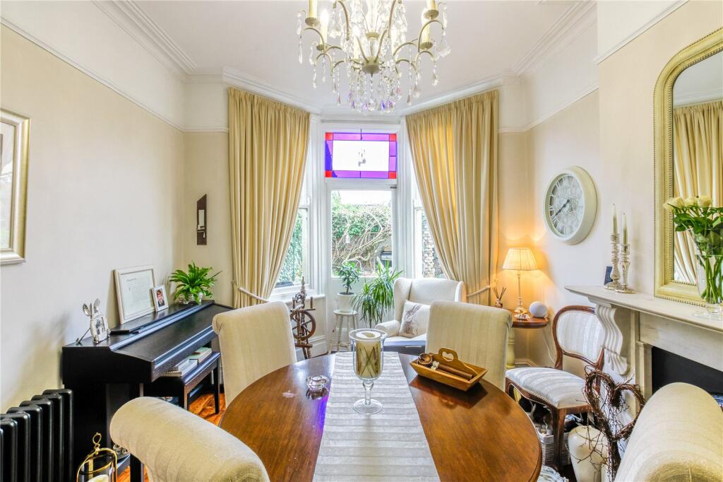 5 bedroom semidetached house for sale in Bath Road, Brislington, BS4