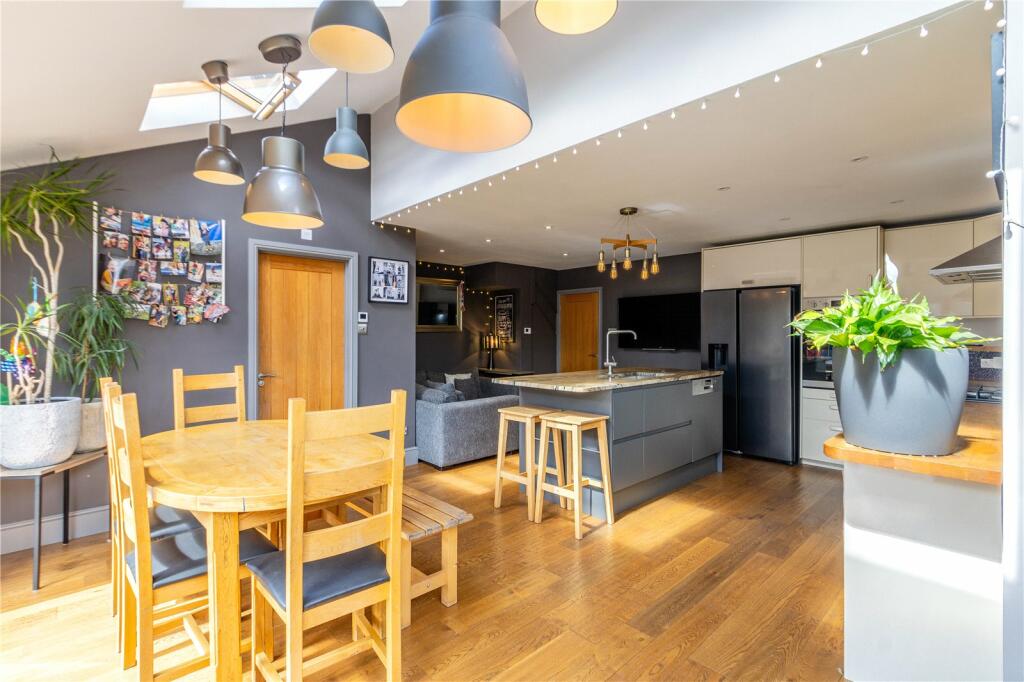 5 bedroom detached house for sale in Bloomfield Road, Brislington
