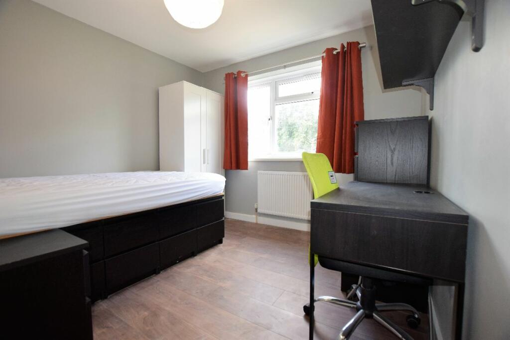 Additional property image - 6 Bedroom Student Home - 12 Godden Road, UKC