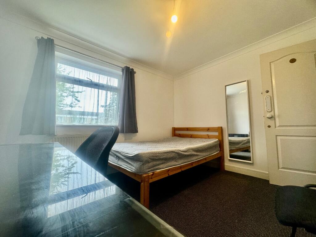 Additional property image - 5 Bed Student Home - Downs Road, Canterbury