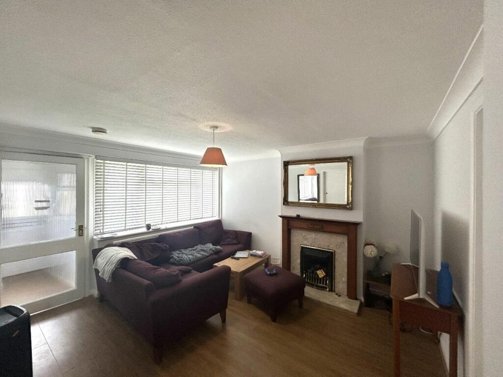 Additional property image - 35 Brockenhurst Close