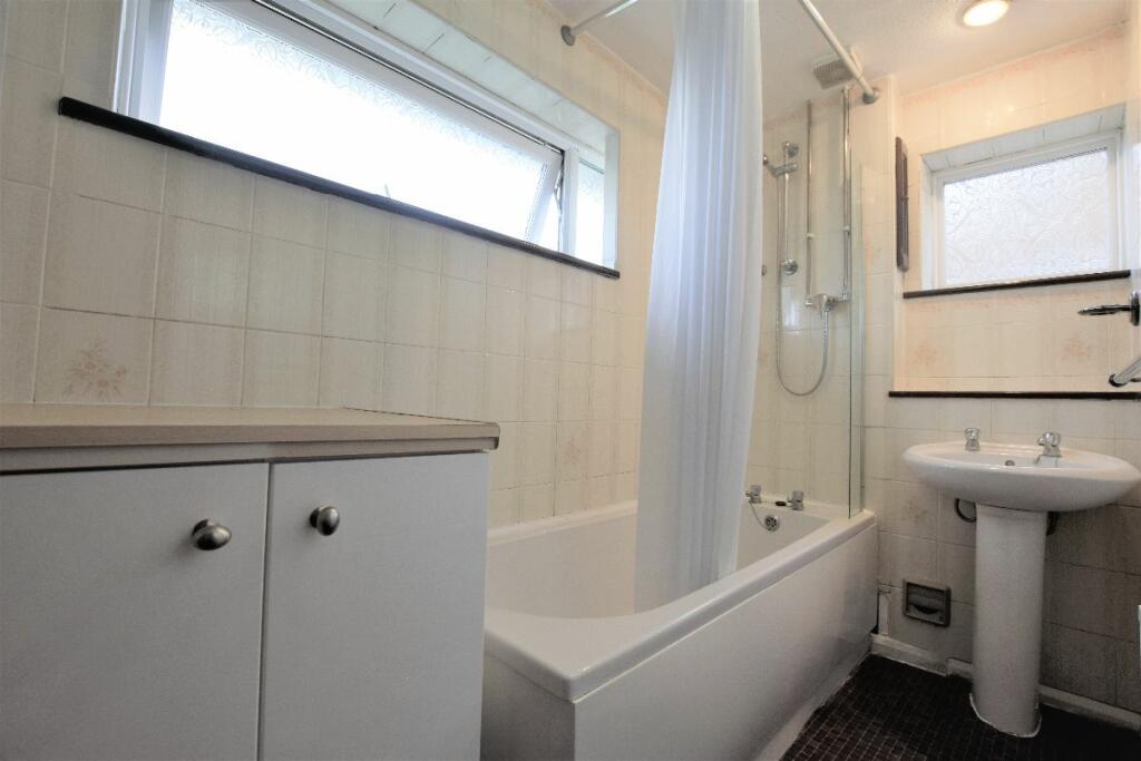 Additional property image - 35 Brockenhurst Close