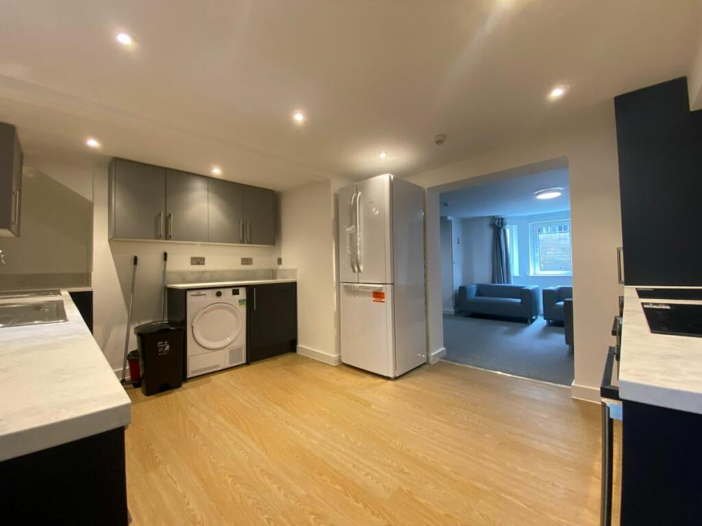 Main image of property: 6 Bed Student Home - 121 Sturry Road, Canterbury