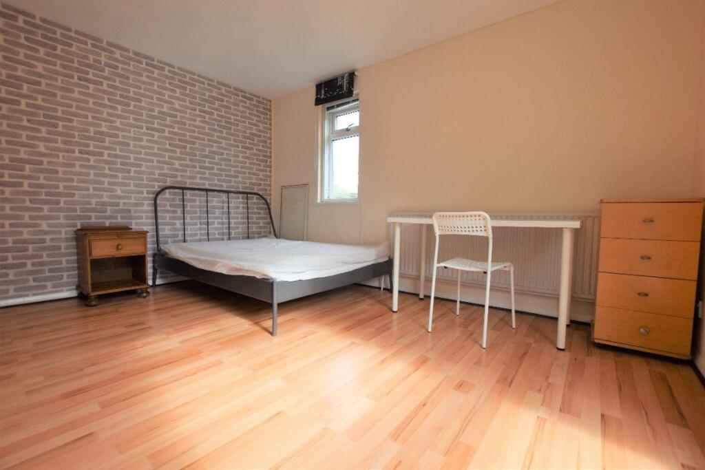 Main image of property: 8 Payton Mews - 2 Rooms available in joint tenancy  - 4 Bedroom Student Home - CCCU