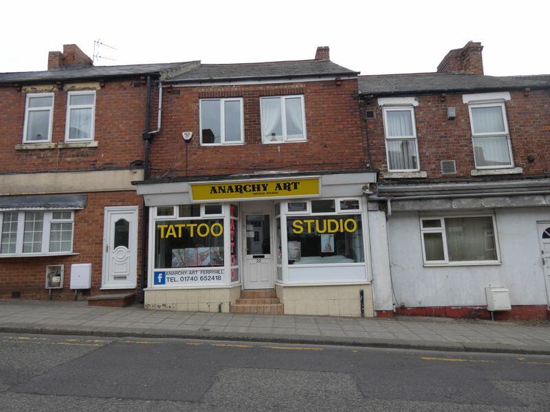 3 bedroom terraced house for sale in COMMERCIAL PREMISES WITH APARTMENT