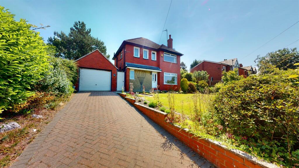 3 bedroom detached house for sale in Chequer Lane, Upholland, WN8