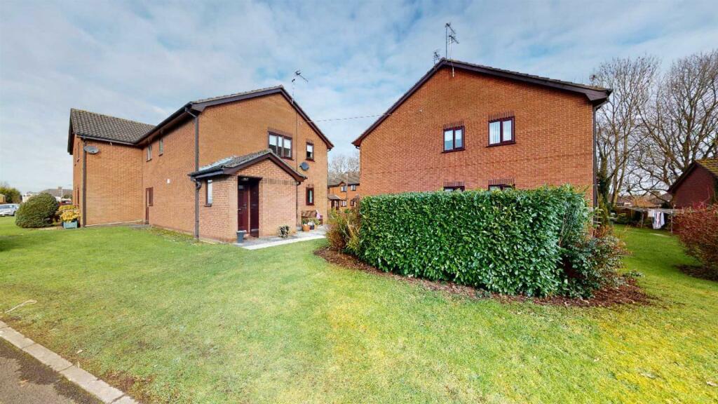 2 bedroom retirement property for sale in Parklands, Rainford, WA11 8, WA11