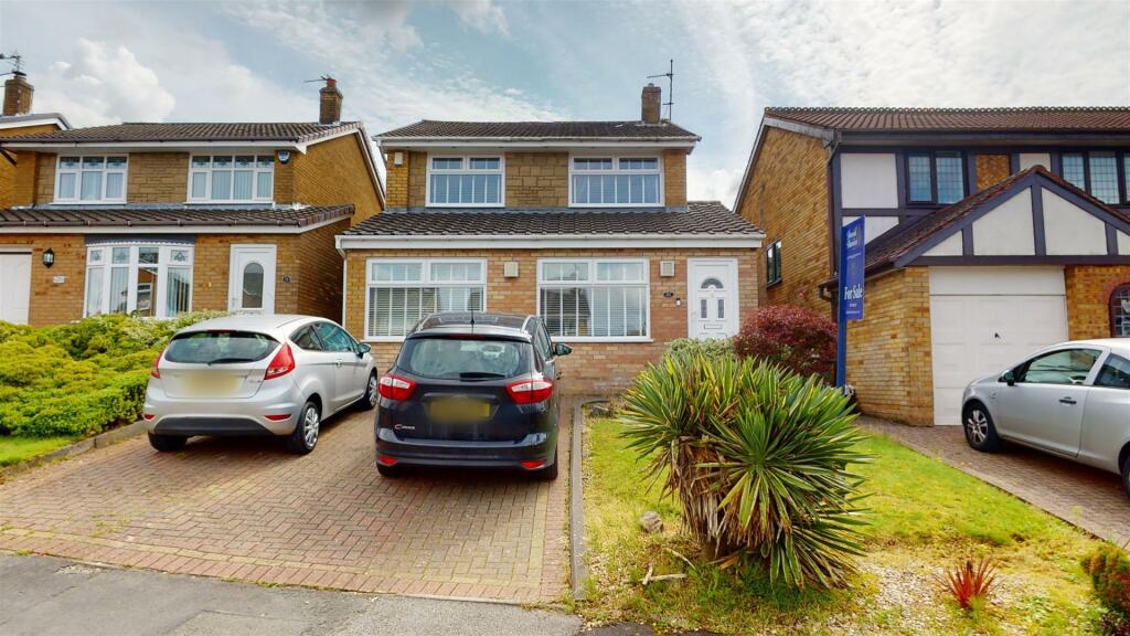 3 bedroom detached house for sale in Elm Drive, Billinge, Wigan, WN5 7, WN5