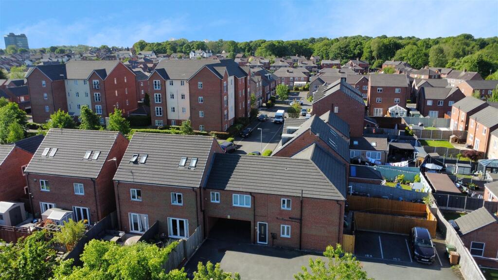 Main image of property: Newlove Avenue, St. Helens, WA10 4DS