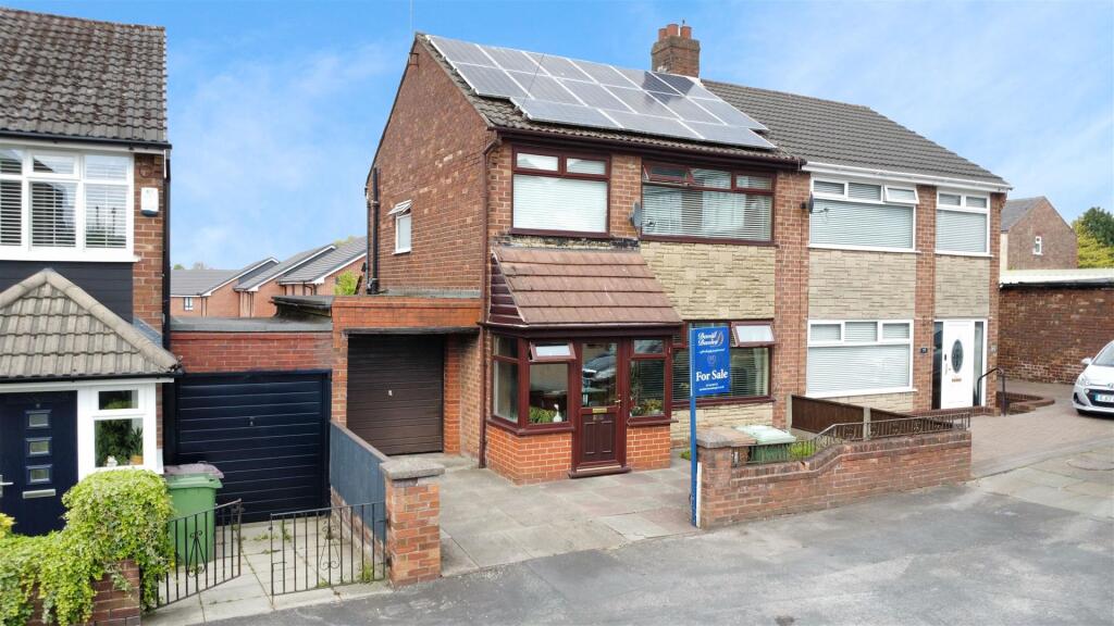 Main image of property: Broadgate Avenue, St Helens, WA9 5AJ