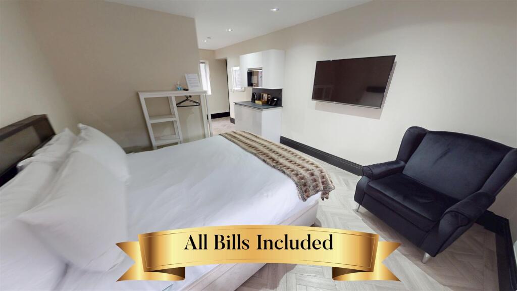 Main image of property: 21b Stanley Street, Southport