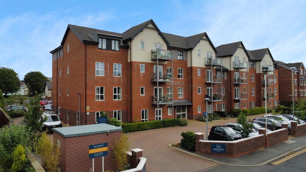 Main image of property: Alexandra Road, Southport, PR9 9AU