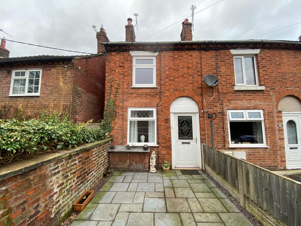 2 bedroom terraced house for sale in Heath Road, Sandbach, CW11