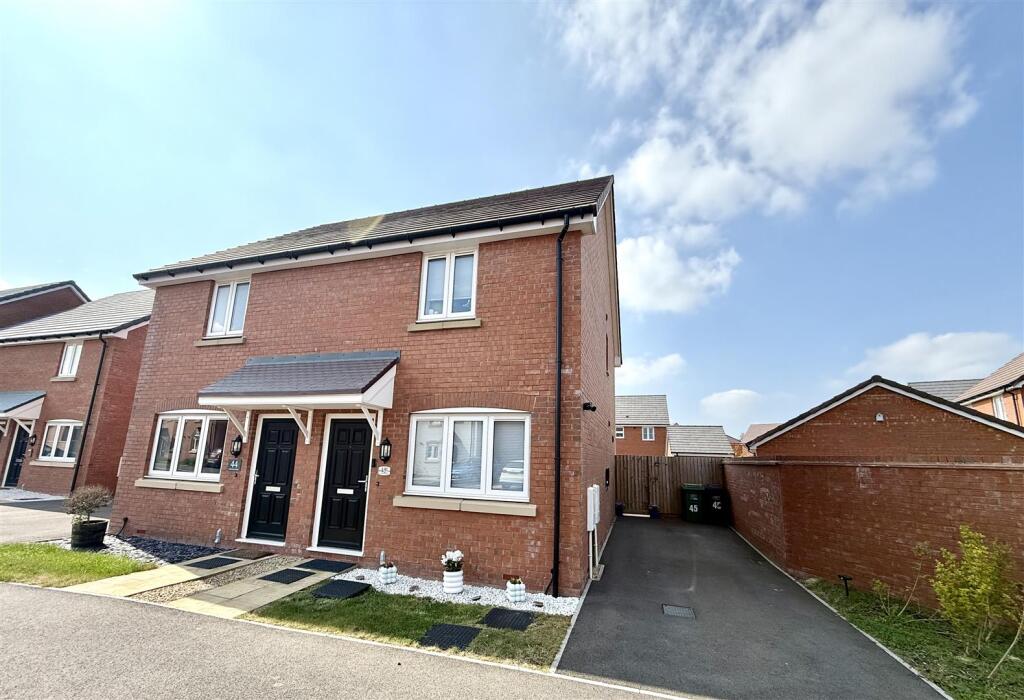 Main image of property: HEBRIDEAN GARDENS, KINGSTONE