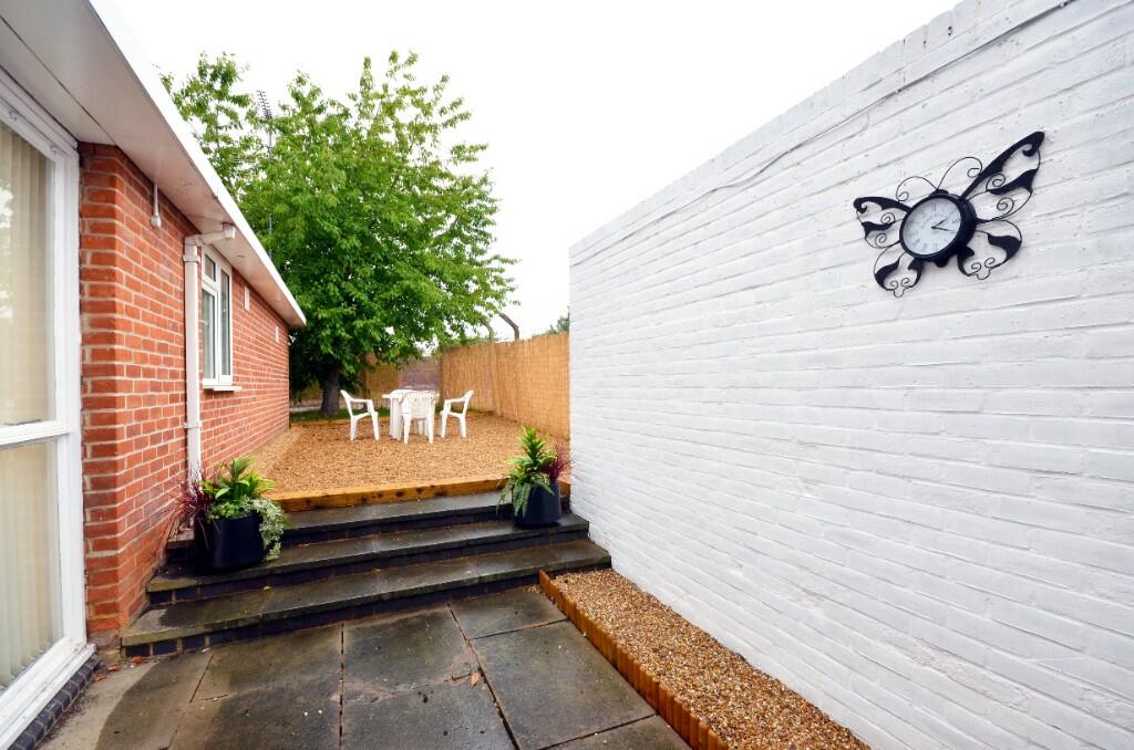 Additional property image - Alexander Road, St. Albans, Hertfordshire, AL2